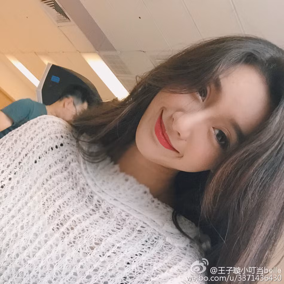 Nụ cười của Belle khiến cư dân mạng ngây ngất.