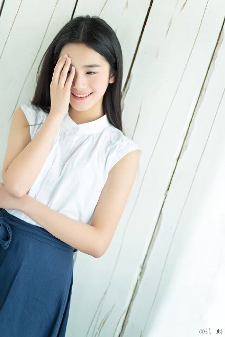 Nụ cười xinh tươi làm tan nát trái tim dân mạng.