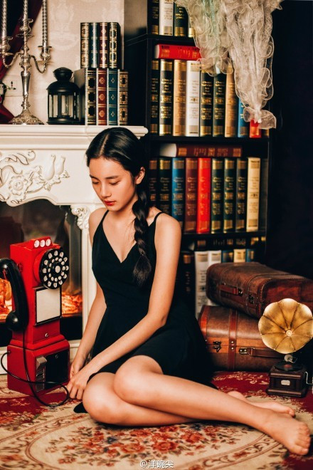 Vẻ đẹp tinh khôi và trong trắng của nữ sinh 16 tuổi khiến dân mạng ngất ngây.