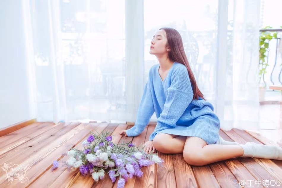 Thiếu nữ 16 tuổi có đôi chân dài miên man khiến cư dân mạng mê mẩn.