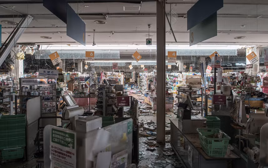 Siêu thị vẫn bày hàng trên kệ…