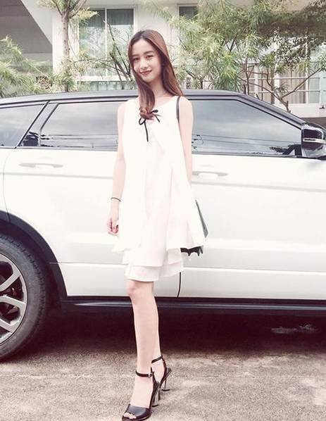 Những bức ảnh của hot girl Việt 9X bất ngờ được chia sẻ rất nhiều trong cộng đồng mạng Trung Quốc thời gian gần đây.