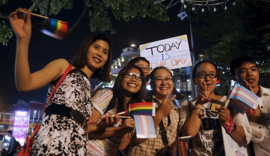 Những người LGBT vui mừng khi giới tính của họ được công nhận.