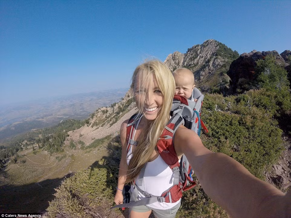 Theo Daily Mail, Brooke Froelich (ảnh), 30 tuổi, và hai người bạn Morgan Brechler, 25 tuổi, và Shannon Robertson, 28 tuổi, thường đưa con nhỏ của họ di cùng trong những chuyến phượt khắp nước Mỹ.