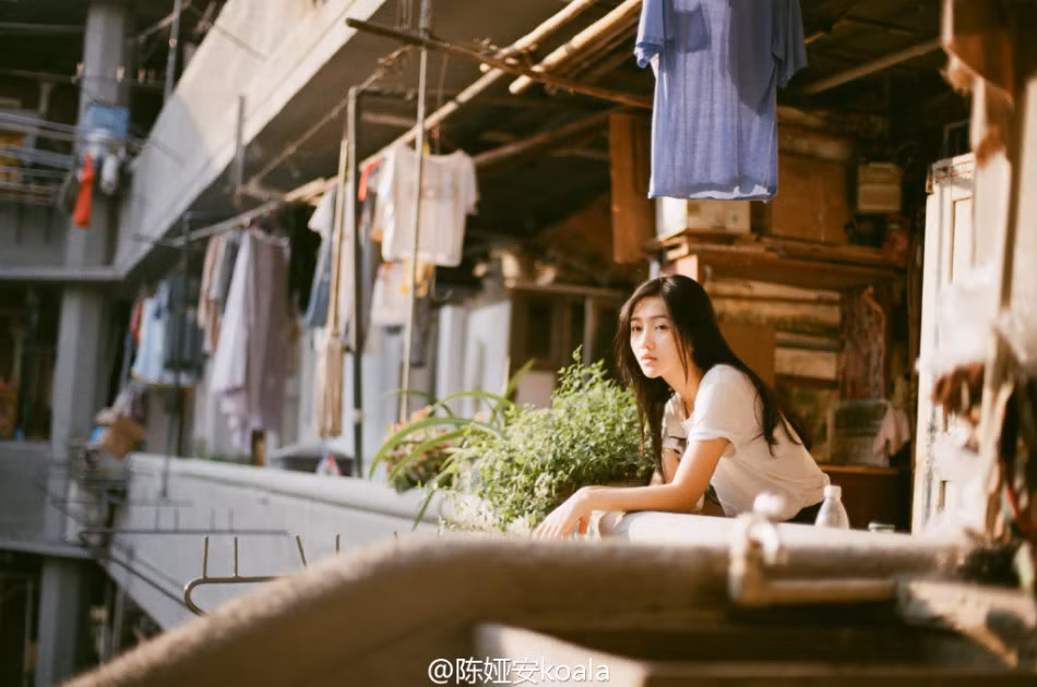 Vẻ đẹp thanh thoát, dịu dàng nhưng vẫn giữ nét kiêu sa, lạnh lùng đầy khí chất của hot girl 9X "Kaola".