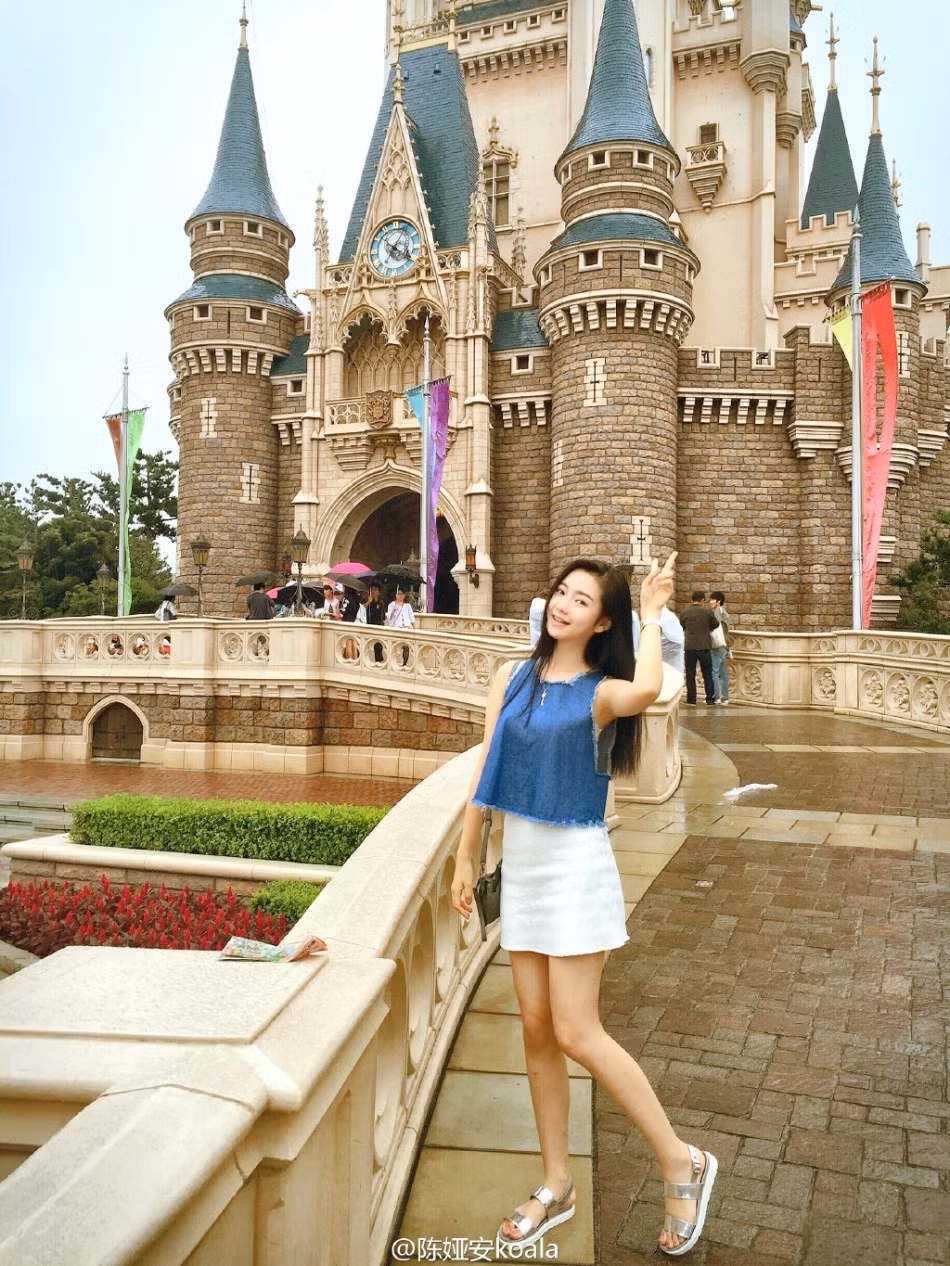 Ngoài việc chính là học hành thì hiện tại Diễm Thiến còn làm mẫu ảnh cho một số tạp chí, xuất hiện trong một số chương trình truyền hình…