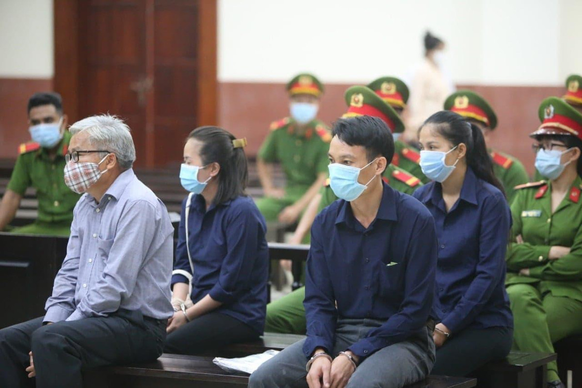 Các bị cáo còn lại trong vụ án trình bày nhiều tình tiết giảm nhẹ, từ đó, xin HĐXX xem xét giảm nhẹ một phần hình phạt.