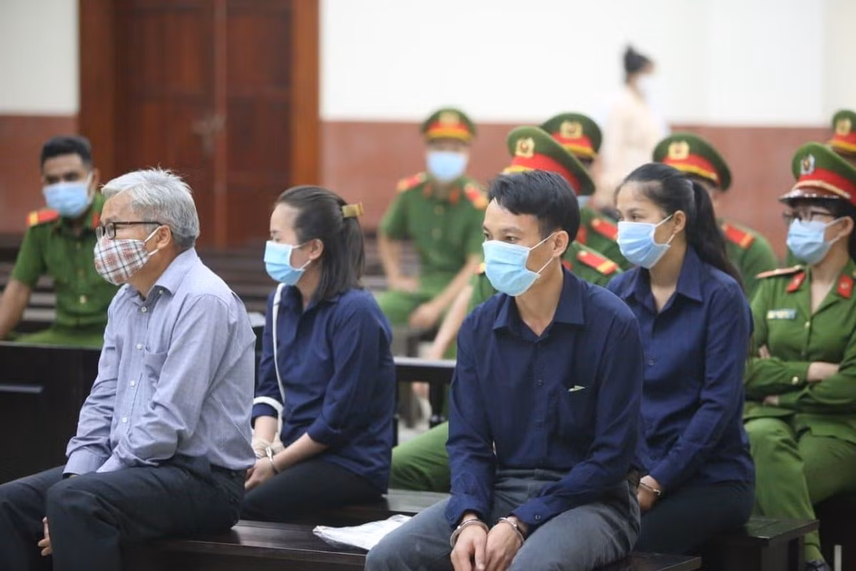 Các bị cáo còn lại trong vụ án trình bày nhiều tình tiết giảm nhẹ, từ đó, xin HĐXX xem xét giảm nhẹ một phần hình phạt.