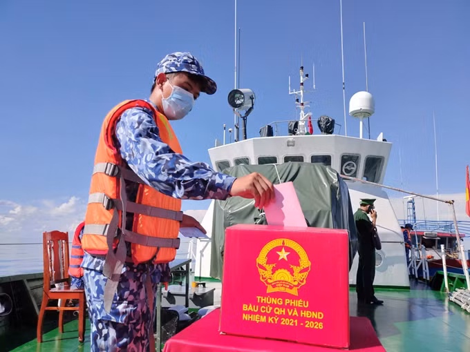 Hom nay 69 trieu cu tri di bau cu DBQH va HDND cac cap