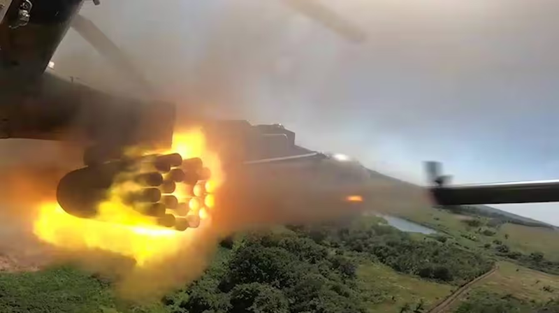 Quân đội Nga cũng đã thực hiện các đòn tấn công phủ đầu vào Lữ đoàn số 1 của Lực lượng Vệ binh Quốc gia Ukraine cùng với Lữ đoàn Phòng thủ Nội địa 101, 103, 107, 119 và 129 nhằm ngăn chặn họ tiếp tục đưa quân vào Kursk. Theo thống kê, trong cuộc tấn công vào Kursk, Quân đội Ukraine mất số lượng xe bọc thép mỗi ngày gấp đôi so với ở tiền tuyến Donetsk. Ảnh: RND.