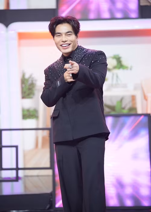 Thu nhập của Lê Dương Bảo Lâm còn đến từ công việc diễn xuất và tham gia gameshow. Ảnh: FBNV.