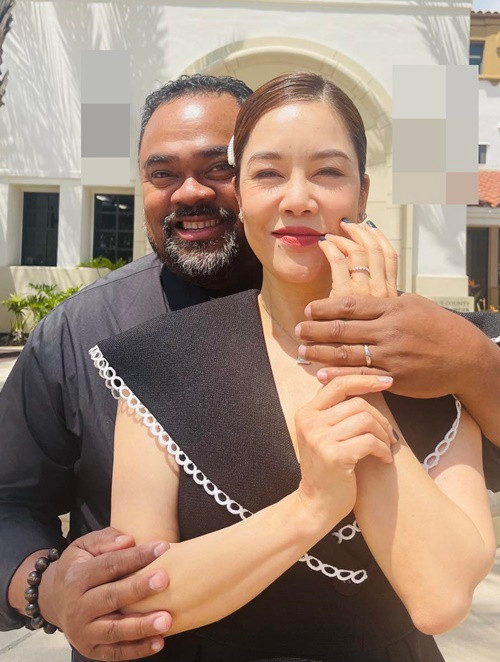 Vợ chồng Thu Phương tổ chức đám cưới sau 11 năm đính hôn, có hai con chung. Ảnh: FBNV.