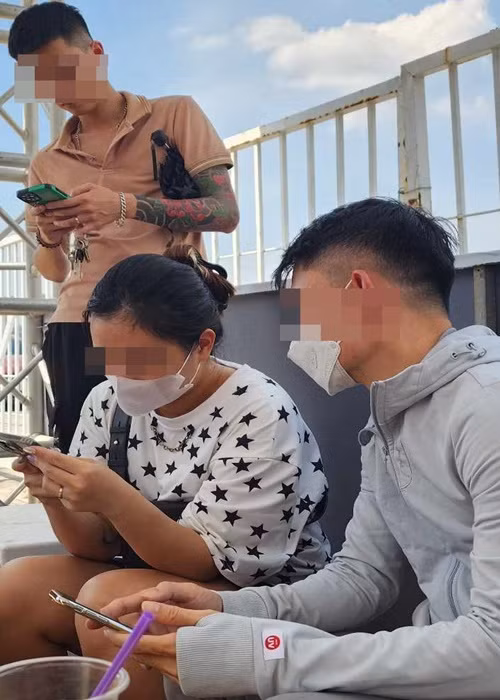 Concert BlackPink quy dinh doi vong tay, phe ve “khoc thet“-Hinh-2