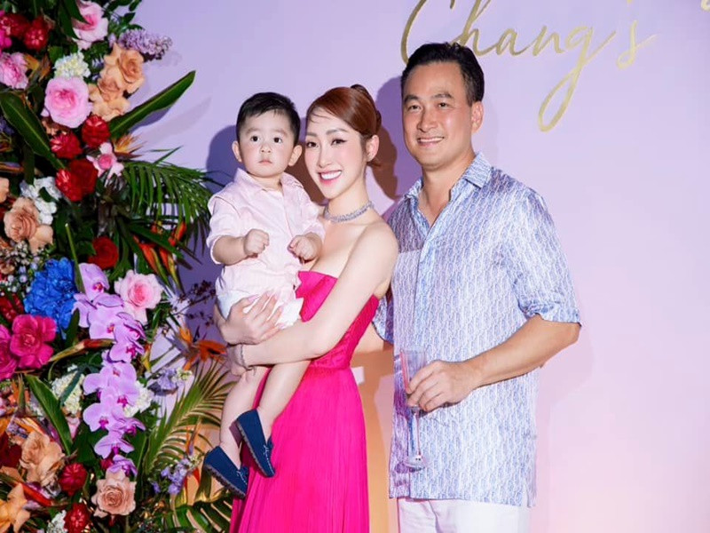 Ca sĩ Bảo Thy từng khen vợ Chi Bảo vừa giỏi trên thương trường vừa là mẹ bỉm sành điệu, lan tỏa nguồn năng lượng tích cực.