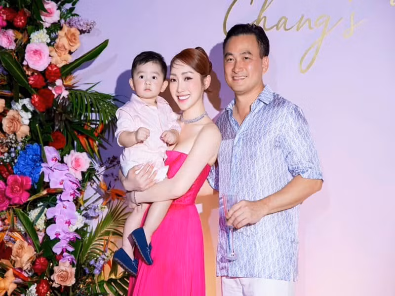 Ca sĩ Bảo Thy từng khen vợ Chi Bảo vừa giỏi trên thương trường vừa là mẹ bỉm sành điệu, lan tỏa nguồn năng lượng tích cực.