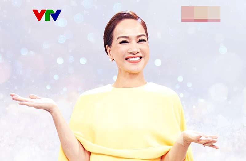 Nữ diễn viên phim Nơi giấc mơ tìm về tiết lộ, vợ chồng vẫn dành cho nhau những lời nhắn tình cảm như “Người yêu đi ngủ chưa?'', ''Hôm nay thế nào?”. “ Tôi và ông xã luôn cố gắng giữ gìn tình yêu thương như những ngày còn trẻ”, nghệ sĩ Lê Khanh tâm sự. Ảnh: FBNV.