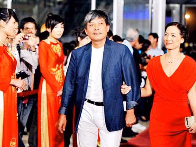 Vợ chồng NSND Lê Khanh có đôi lần chia sẻ về hôn nhân. Trong cuộc phỏng vấn với Đẹp, đạo diễn Việt Thanh cho biết, vợ nấu ăn rất ngon. Ảnh: Tiền Phong.