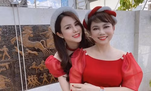 Me chong cu benh Diep Lam Anh the nao truoc khi “quay xe“?