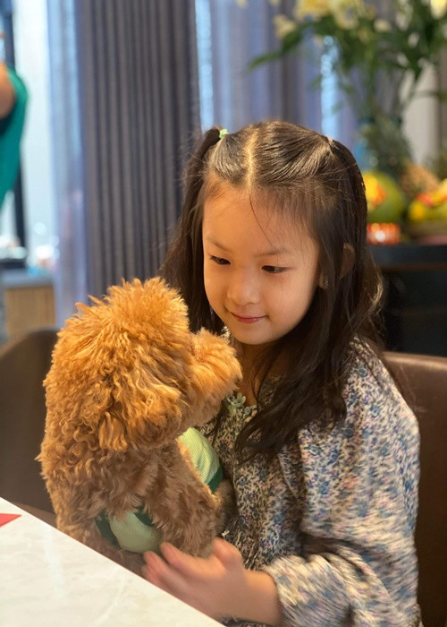 Yến Phương tiết lộ, con gái hoạt bát, vui nhộn và ham chơi giống bố.