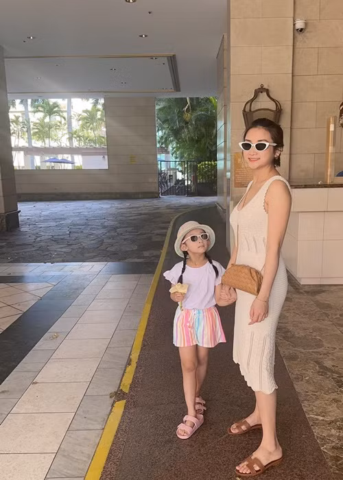 Trong cuộc phỏng vấn với Vietnamnet, Lam Trường cho biết, vợ làm kế toán và đang muốn học hỏi thêm kinh nghiệm để tự kinh doanh.