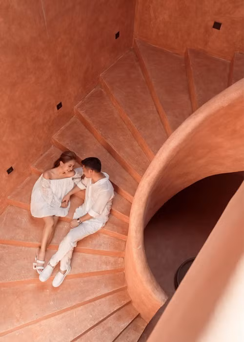 Vân Hugo còn liên tục đăng tải hình ảnh bên chồng sắp cưới.