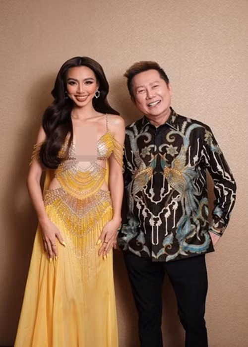 Sau khi Thùy Tiên đăng quang, ông Nawat cưng chiều mỹ nhân Việt trong suốt nhiệm kỳ. Ảnh: FBNV.