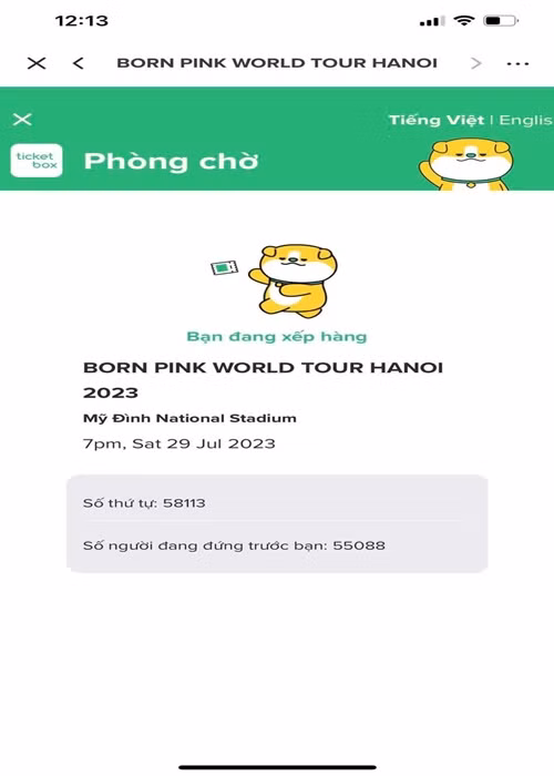 Siêu mẫu Xuân Lan chia sẻ ảnh xếp hàng online chờ đặt vé. Ảnh: FBNV.