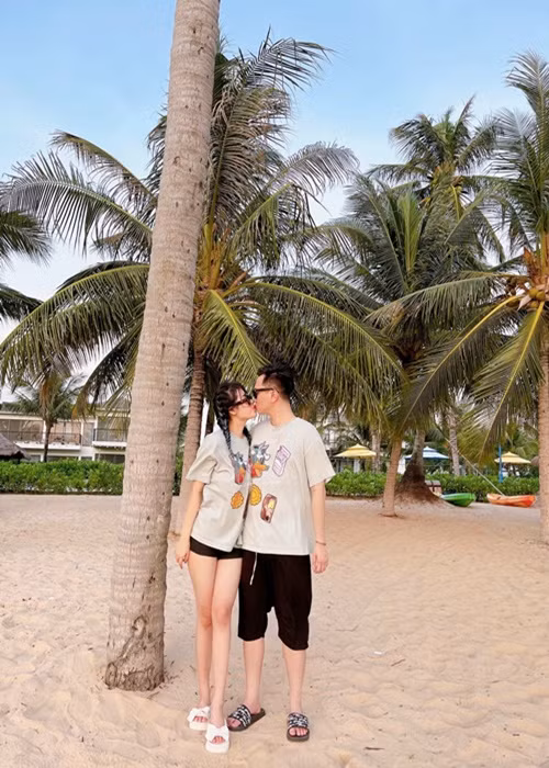 Sau một năm kết hôn, tình cảm vợ chồng Anh Tuấn vẫn ngọt ngào như lúc mới yêu.