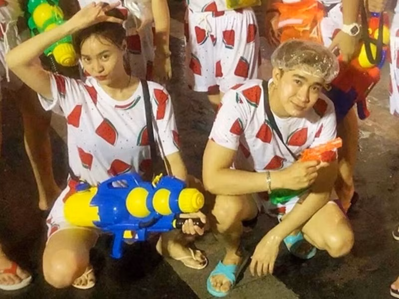 Cuối năm 2020, mối quan hệ mập mờ giữa Chi Dân và Lan Ngọc bị cho rạn nứt khi cả hai đều nói đang độc thân. Ảnh: Người Lao Động.