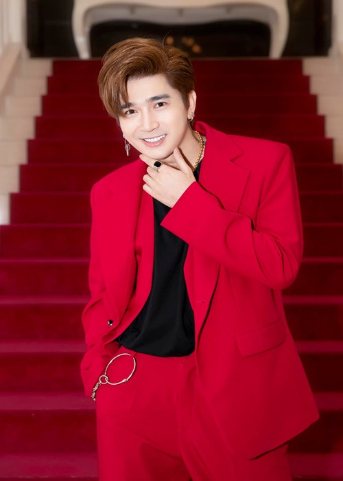 Tình yêu đơn phương là nguồn cảm hứng viết nhạc của Chi Dân. Năm 2022, Chi Dân cho biết, anh sáng tác bài hát Em đâu biết được từ câu chuyện từng yêu đơn phương một người. Ảnh: FBNV.