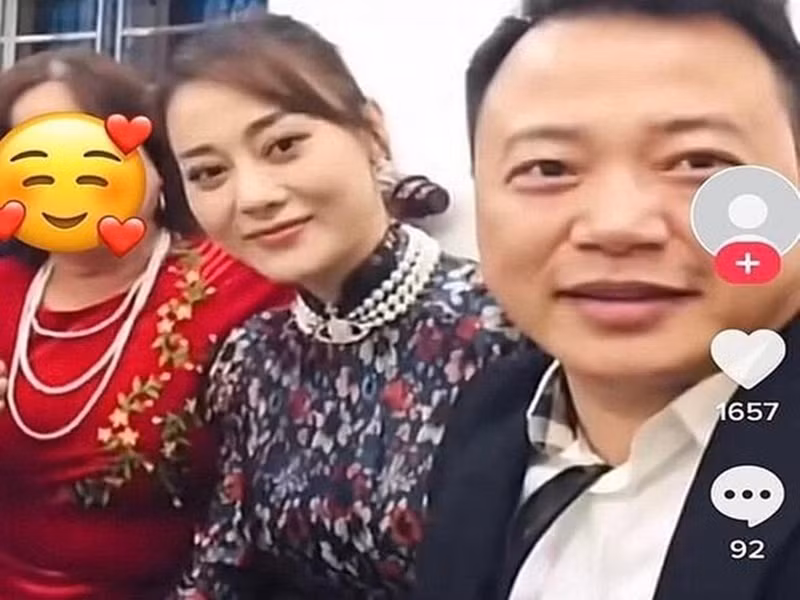 Theo Người Lao Động, Phương Oanh chia sẻ, khi vướng lùm xùm, cô cảm thấy suy sụp. “Danh tiếng, công sức lao động nghệ thuật bao năm của tôi bỗng tan thành mây khói. Người ta nguyền rủa, chà đạp tôi bằng những lời lẽ cay nghiệt nhất, dựng lên cho tôi rất nhiều điều không đúng sự thật", cô nói. Ảnh: Người Lao Động.