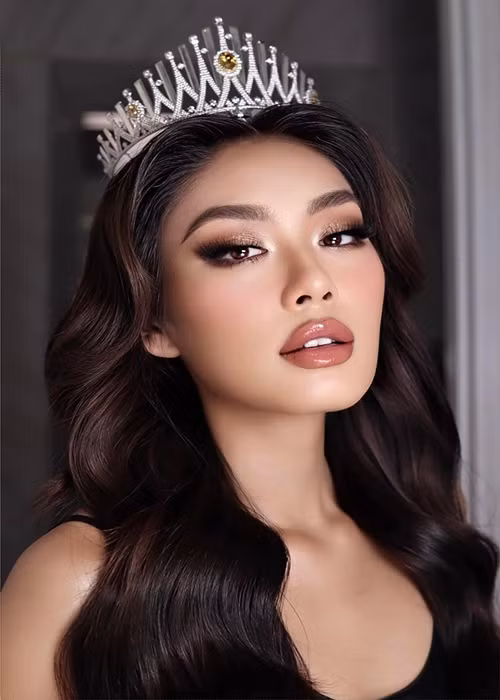 Thảo Nhi cảm thấy thất vọng khi không được đại diện Việt Nam thi Miss Universe. “Mặc dù cảm thấy thất vọng vì sự thay đổi đột ngột và Nhi sẽ không được hô vang hai tiếng “Việt Nam” đầy tự hào - đại diện cho quê hương thân yêu trên đấu trường quốc tế nhưng Nhi hoàn toàn tin tưởng vào vũ trụ bởi những việc gì xảy ra cũng có nguyên nhân của nó”, người đẹp chia sẻ.