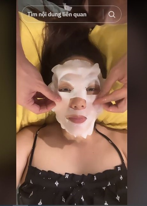 Bà bầu luôn được chồng doanh nhân chiều chuộng.