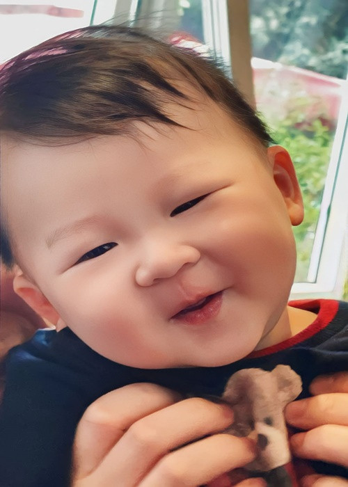 Con trai thứ hai của Tuấn Tú vừa tròn 1 tuổi.