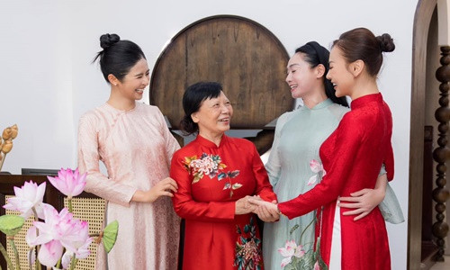 Phuong Oanh duoc long me chong the nao truoc le an hoi?-Hinh-2