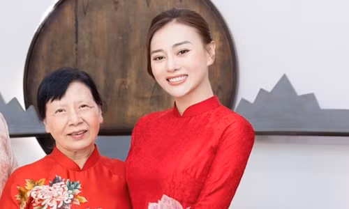 Phuong Oanh duoc long me chong the nao truoc le an hoi?