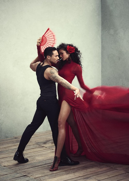 Nàng hậu kết hợp với nam người mẫu điển trai Dustin Nguyễn.