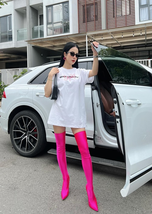 Diệp Lâm Anh cũng sống sang chảnh. Ảnh: FBNV.