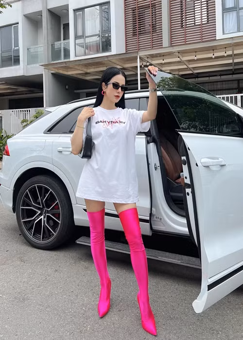 Diệp Lâm Anh cũng sống sang chảnh. Ảnh: FBNV.