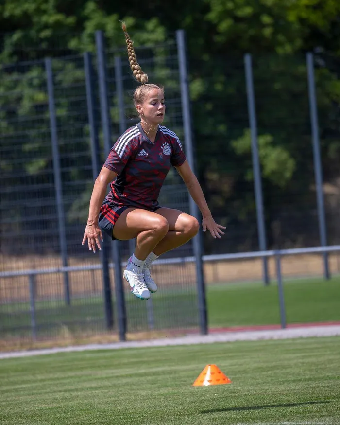 Việc Giulia Gwinn không thể dự World Cup 2023 cũng mang đến nhiều nuối tiếc cho người hâm mộ.