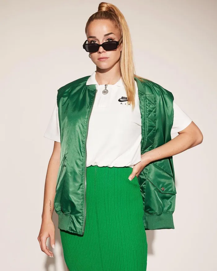 Cô không khác gì một người mẫu chuyên nghiệp.