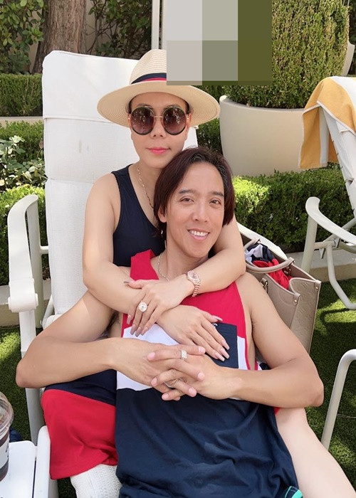 Vợ chồng Việt Hương tin tưởng nhau nên ít khi ghen tuông. Ảnh: FBNV.