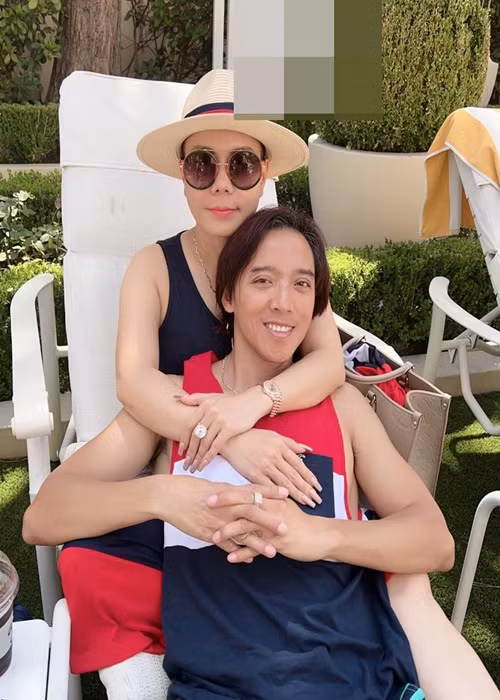 Vợ chồng Việt Hương tin tưởng nhau nên ít khi ghen tuông. Ảnh: FBNV.