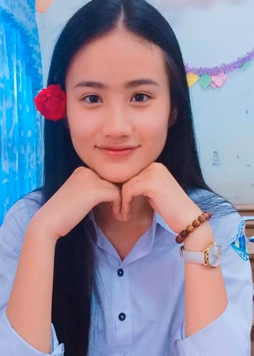 Nhan sắc của tân Hoa hậu Thế giới Việt Nam nổi bật ngay từ khi học cấp 2, cấp 3.