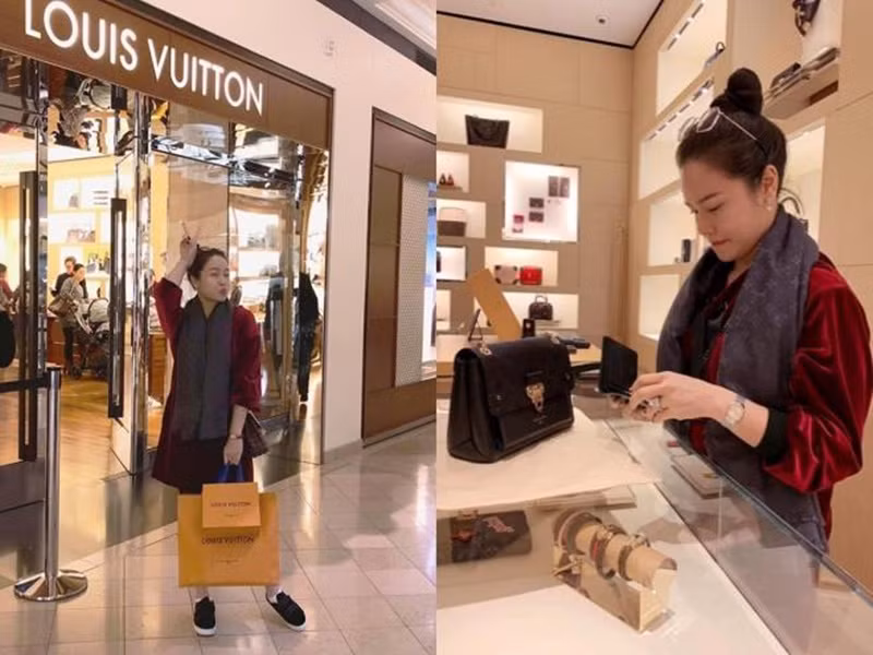 Bà mẹ một con lựa chọn những món đồ hàng hiệu. Ảnh: Sức Khỏe Và Đời Sống.