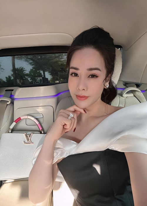 Nhật Kim Anh sống giàu sang nhờ đóng phim, kinh doanh. Ảnh: FBNV.