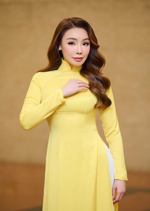 Nhan sắc của Hồ Quỳnh Hương được cho biến đổi không ngừng. Ảnh: FBNV.