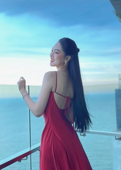 Số đo vòng ba của Quỳnh Thư là 94 cm.