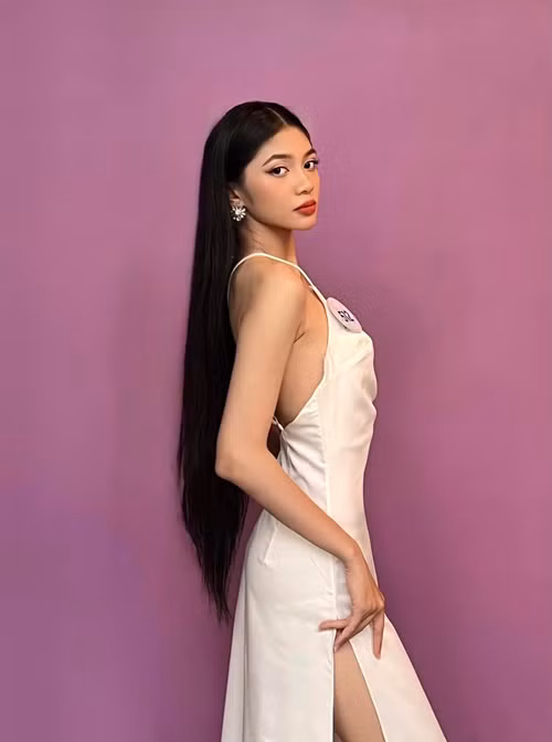 Người đẹp hiện tại là sinh viên năm nhất ngành Quản trị Kinh doanh của Đại học Nông lâm TP HCM. Ảnh: FBNV.