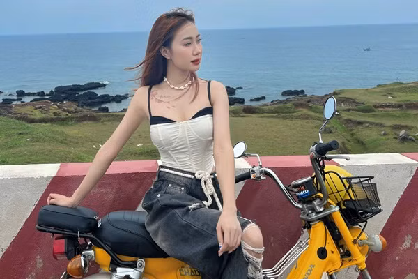 Hoa minh vao lan nuoc bien o Phu Quy, lan ngam san ho-Hinh-2